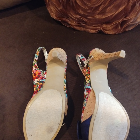 Rampage Multi Colored Flowered Sling Back Heels - Picture 6 of 9